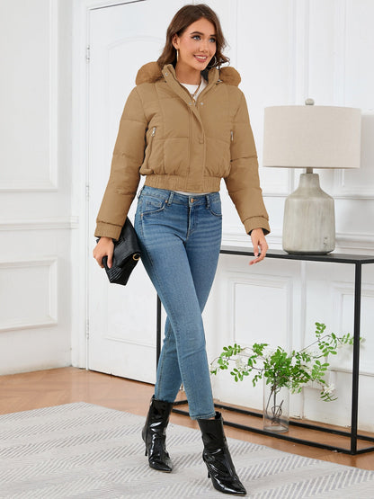 Gemütliche wattierte Winterjacke mit Fellkapuze und Taschen