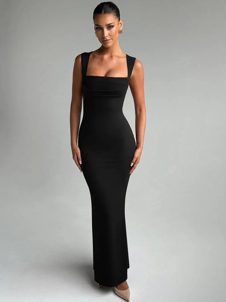 Maxikleid mit quadratischem Ausschnitt, figurbetont, skulpturales Abendkleid