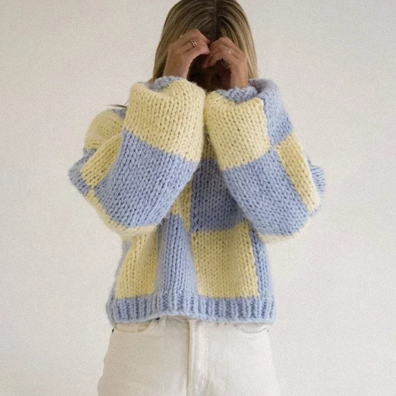 Gemütlicher karierter Kurzpullover