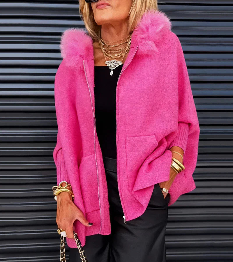 Lässiger Mantel mit Kapuze und luxuriösem Fellkragen