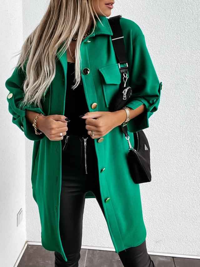 Gemütliche lange Hemdjacke mit Knöpfen und Wollkragen sowie Revers