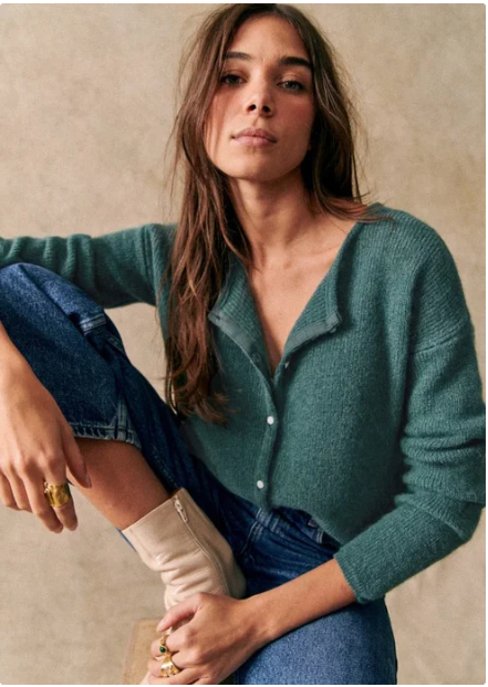 Gemütlicher Damen-Cardigan mit V-Ausschnitt und Knopfleiste