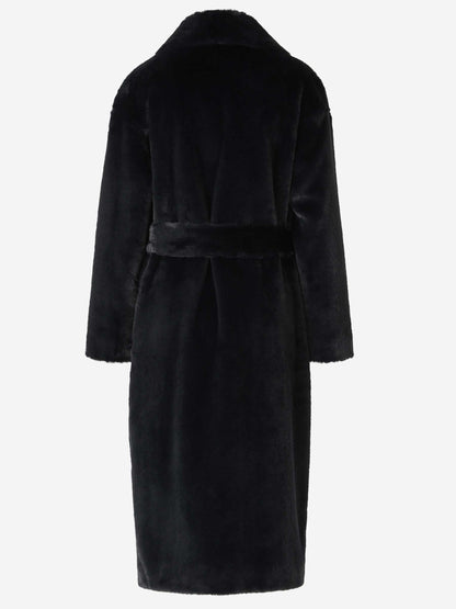 Schicker Kunstpelzmantel für eleganten Winterstil