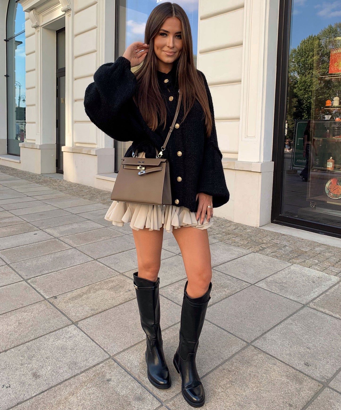 Schickes Beige im Rocker-Stil Kleid