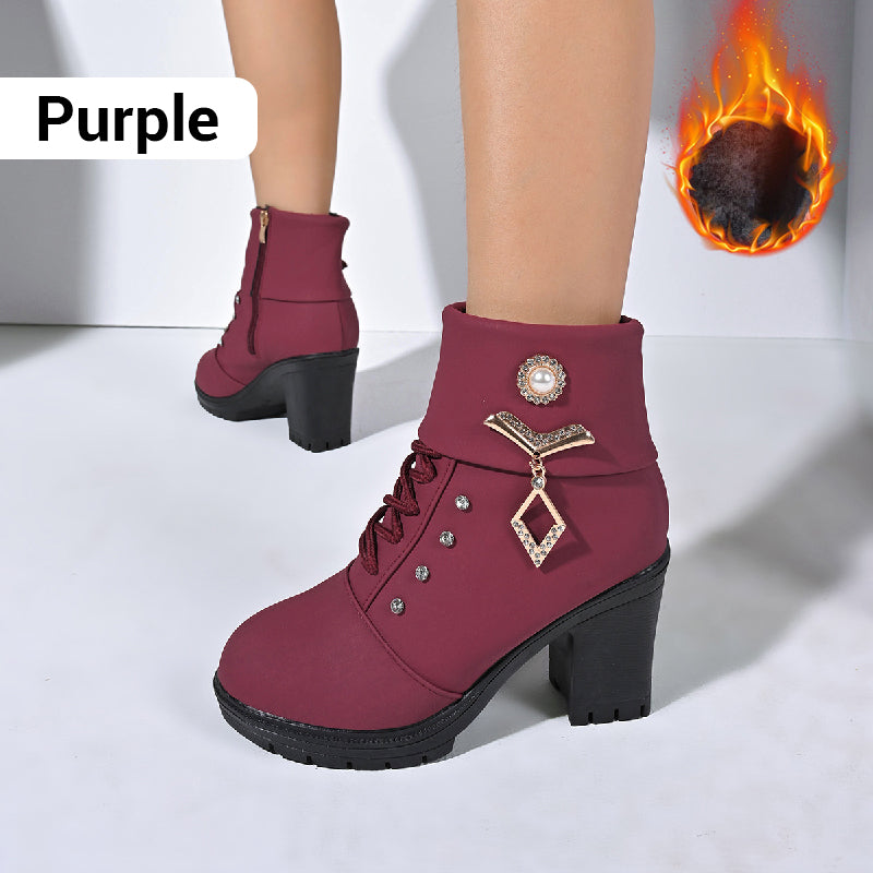 Schicke Knöchelhohe Stiefel mit Strasssteinen und klobigem Absatz