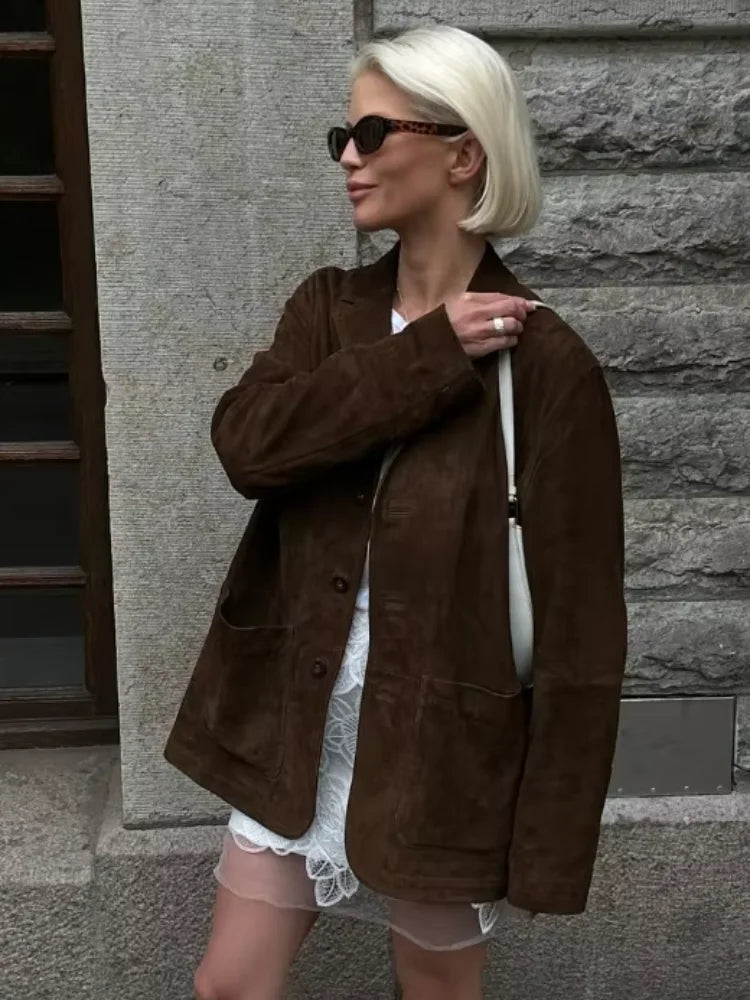 Stylische warme braune Reversjacke für legere Eleganz