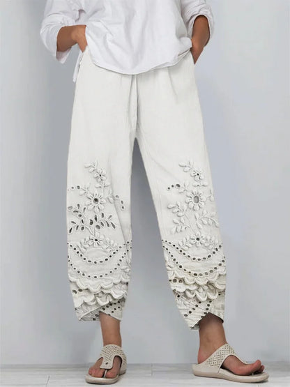 Bestickte Leinen-Caprihose mit floraler Spitzenbund