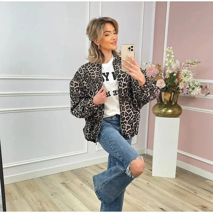 Moderne elegante leichte Damenjacke