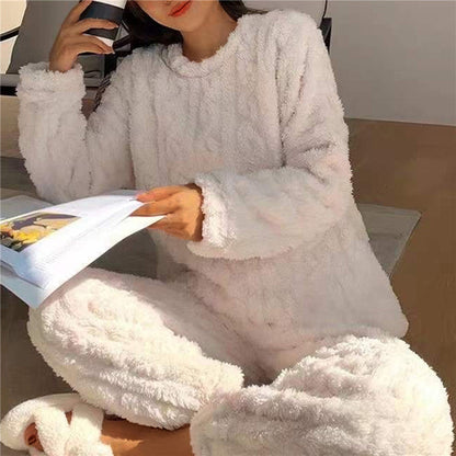 Gemütlicher Fleece-Schlafanzug für Damen