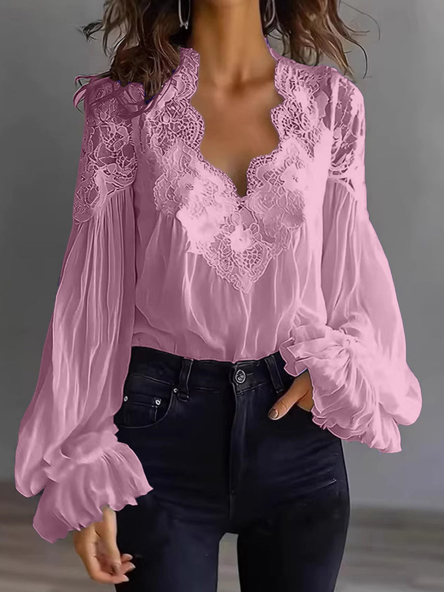 Damenbluse mit Spitzenpatchwork und Puffärmeln