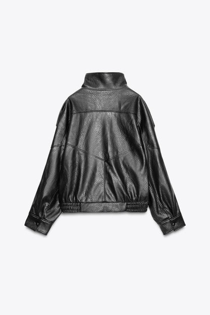 Schwarze Jacke aus Kunstleder