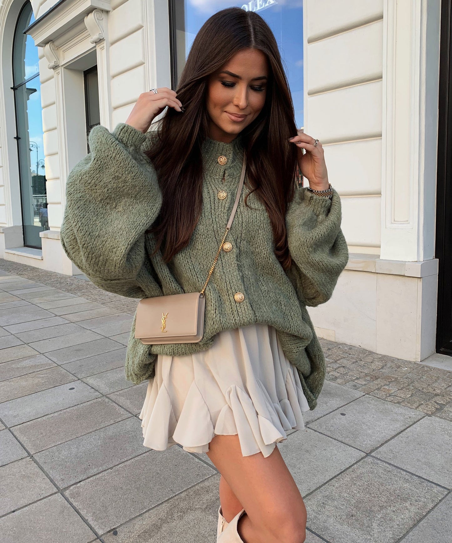 Schickes Beige im Rocker-Stil Kleid