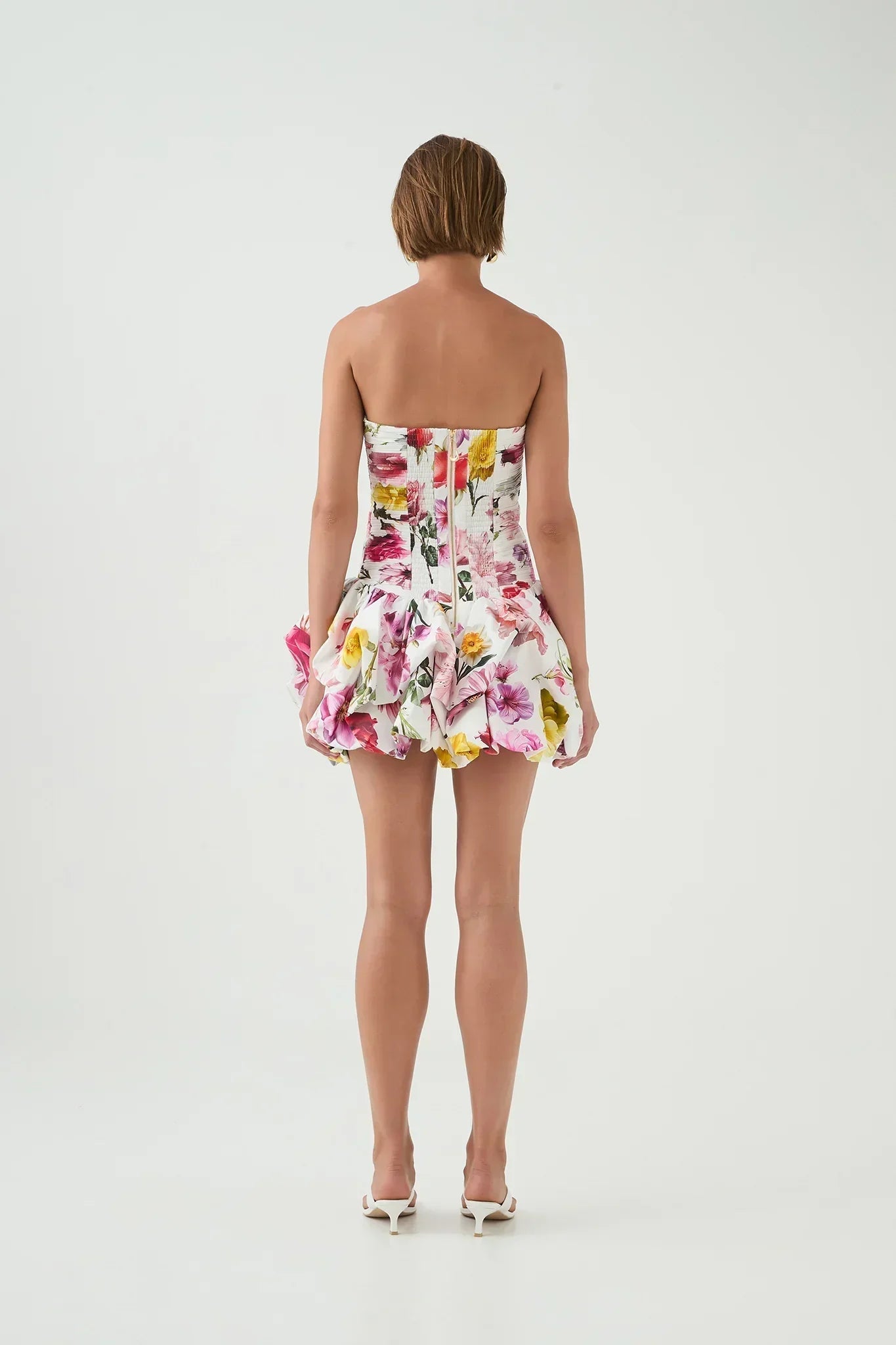 Weißes kurzes Abendkleid für Damen mit Bubble-Saum