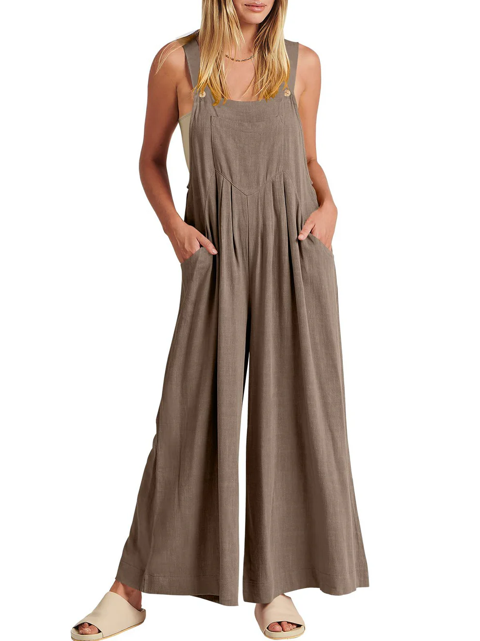 Lässiger Overall mit festen Riemen und Knöpfen