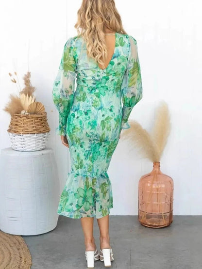 Midi-Kleid mit Blumenmuster und geraffter Taille