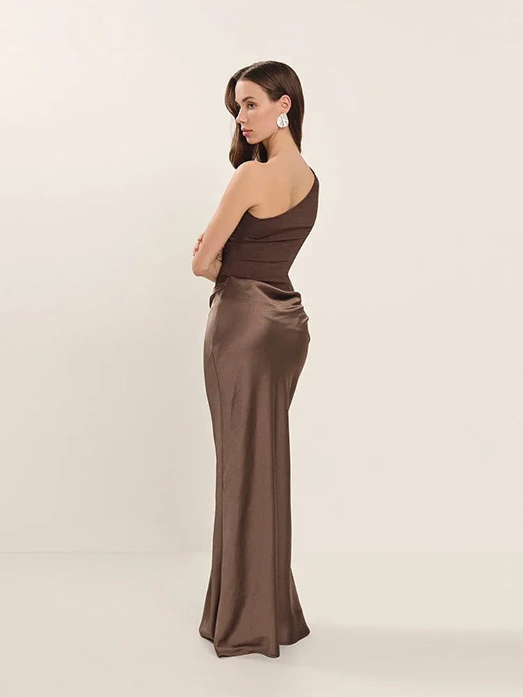 Satin Maxikleid mit einer Schulter, gerafftem Patchwork