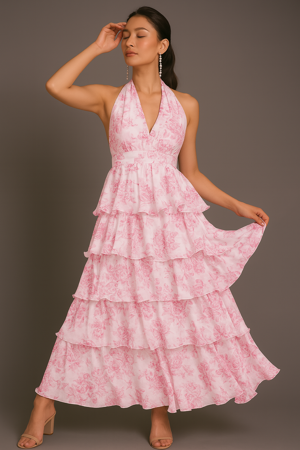 Maxikleid mit Blumenmuster, Neckholder, Stufen und Volants, Taillendetail