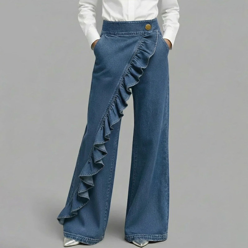 Asymmetrische Jeans mit weitem Bein und Volant